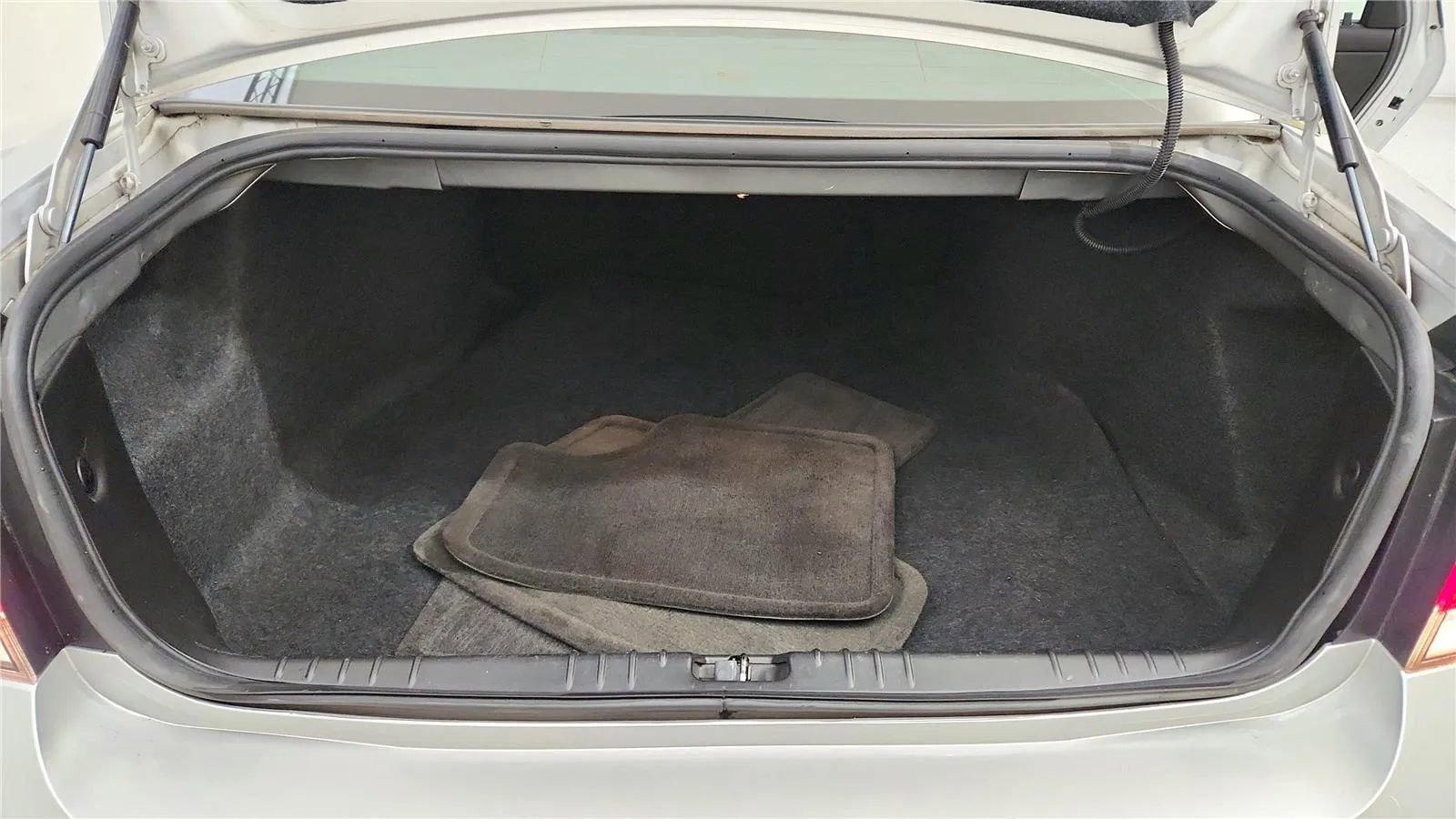 Used 2012 Chevrolet Impala LT w/ LT Sunroof Package image 19