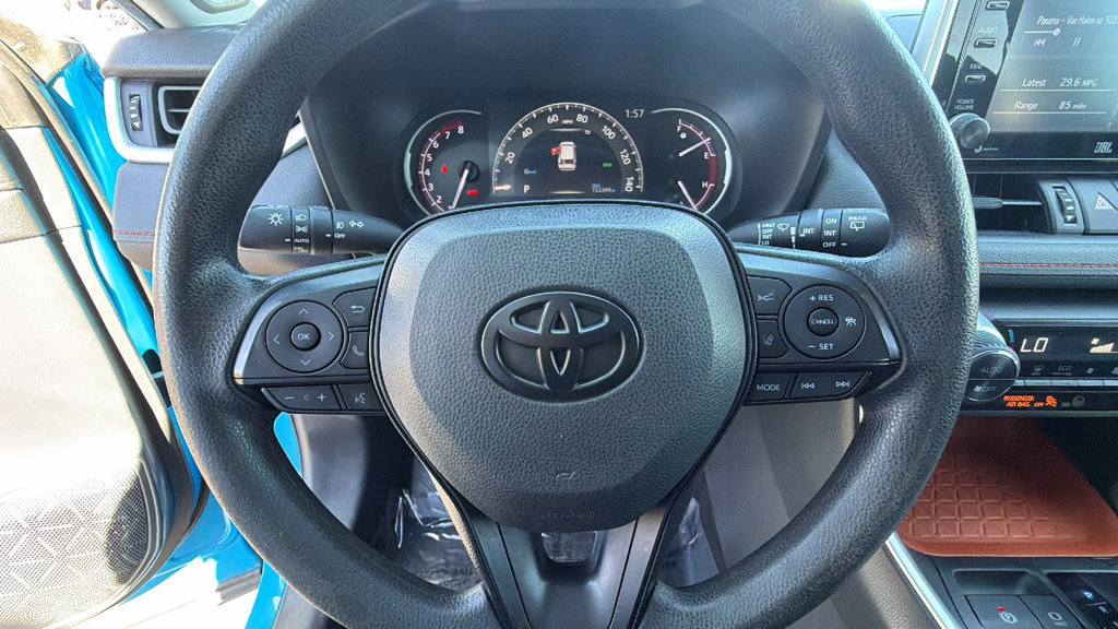 Used 2019 Toyota RAV4 Adventure AWD/4WD image 18