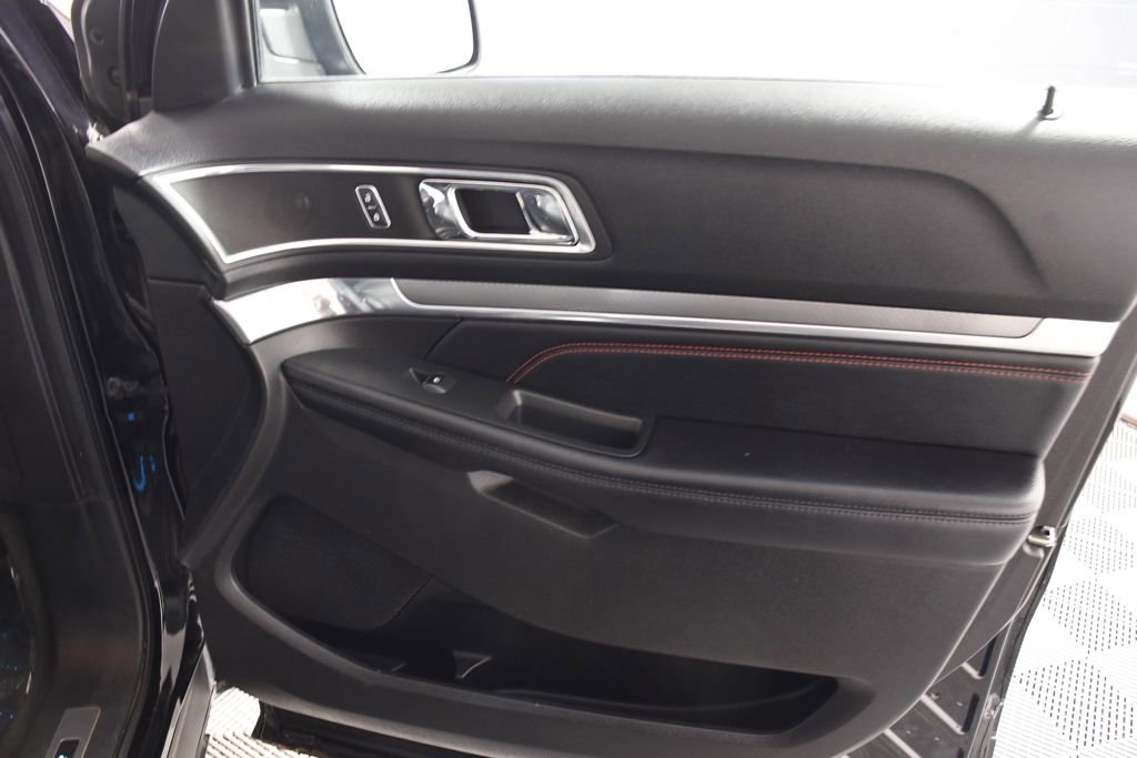 Used 2017 Ford Explorer Sport w/ Equipment Group 401A AWD/4WD image 18