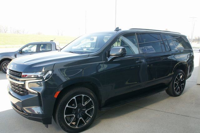 Used 2022 Chevrolet Suburban RST w/ Sport Performance Package image 5