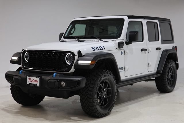 Used 2024 Jeep Wrangler Unlimited AWD/4WD image 3
