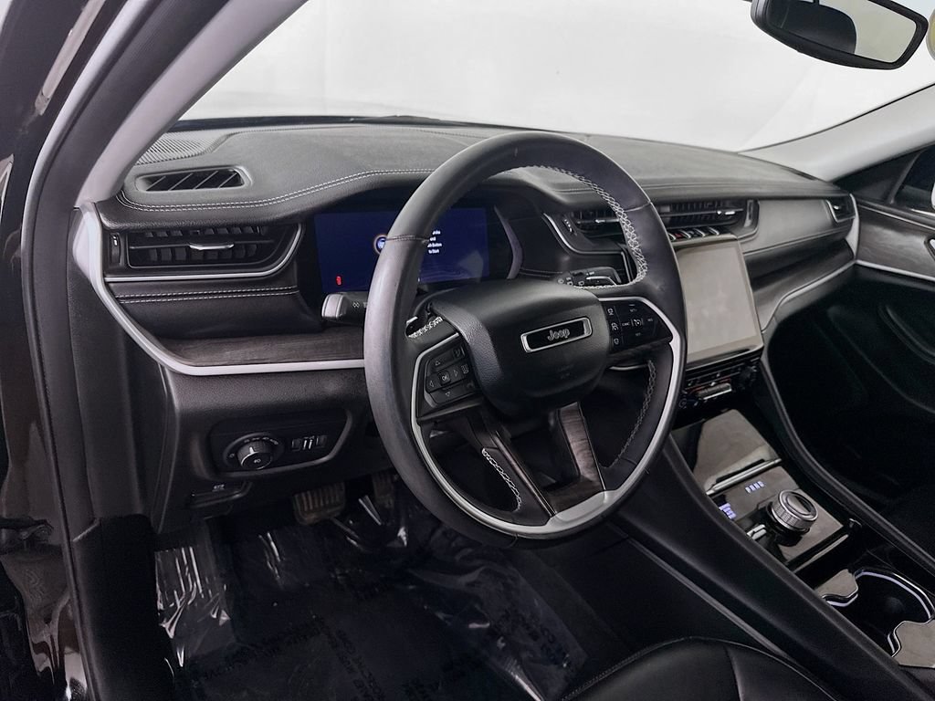 Certified 2023 Jeep Grand Cherokee L Limited AWD/4WD image 17
