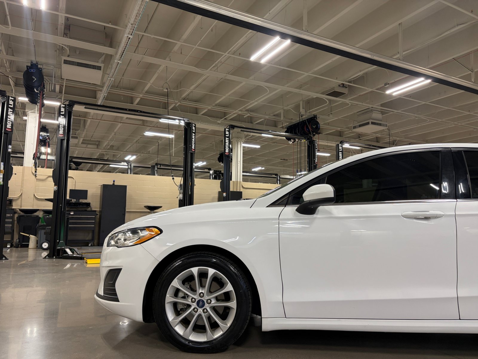 Used 2020 Ford Fusion SE FWD image 10