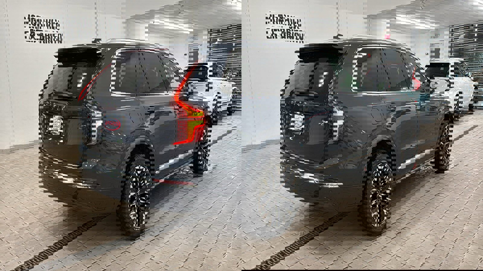 New 2026 Volvo XC90 T8 Plus w/ Protection Package Premier image 5