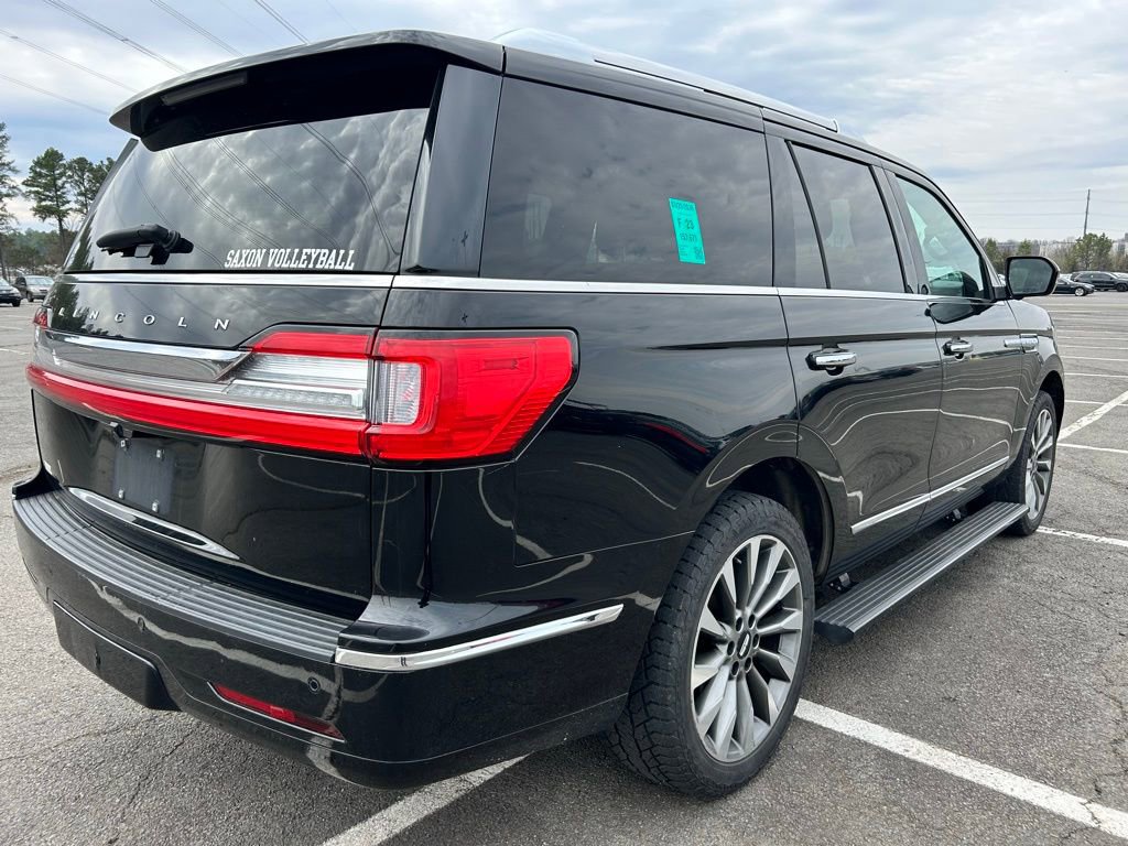 Used 2018 Lincoln Navigator Select image 4