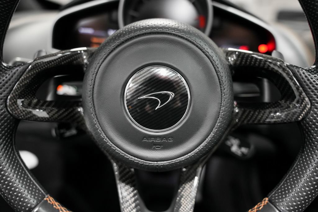 Used 2015 McLaren 650S Spider image 16