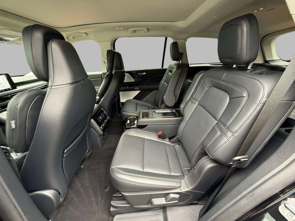 Used 2025 Lincoln Aviator Reserve w/ Luxury Package AWD/4WD image 19