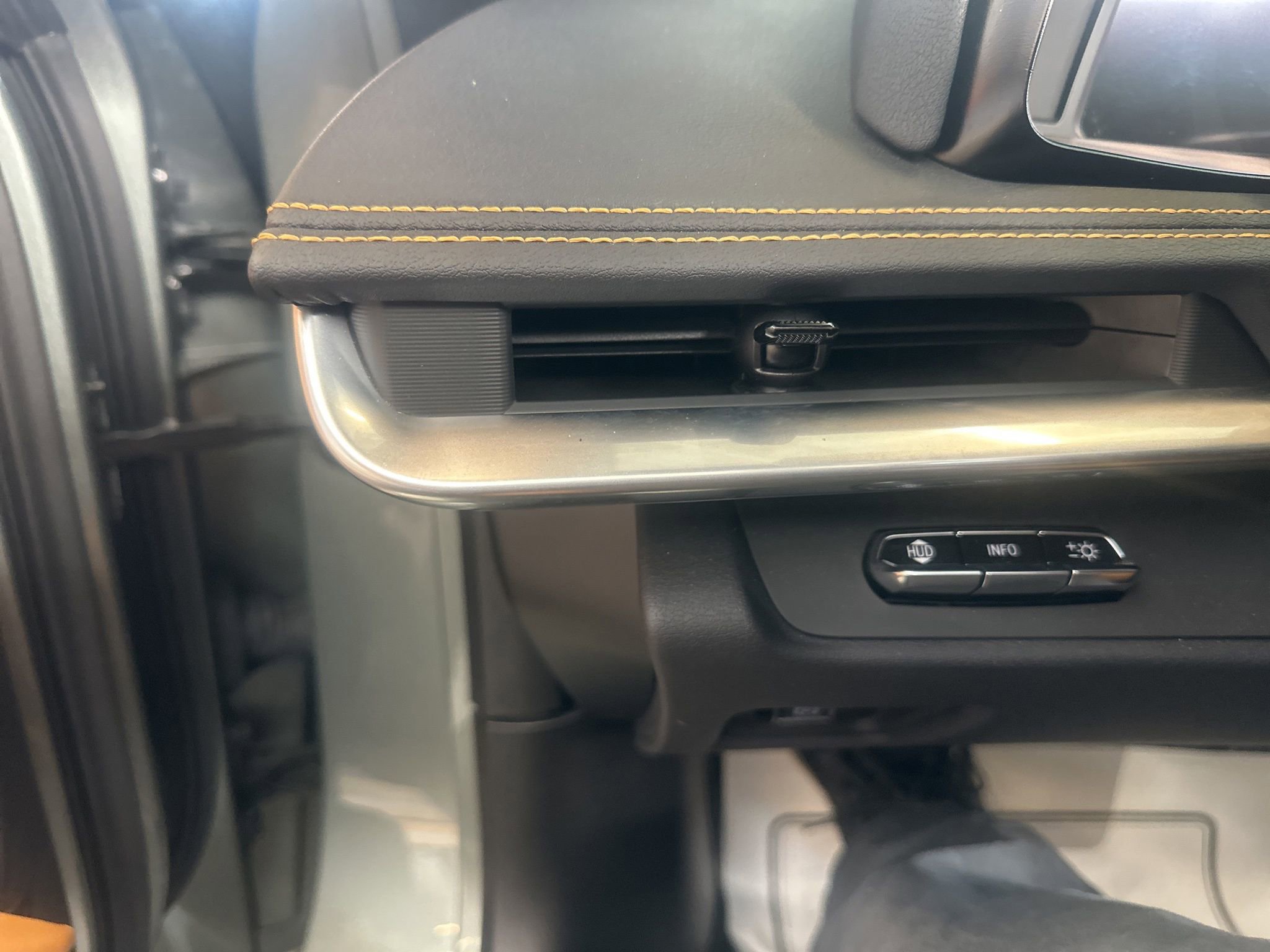 Used 2023 Chevrolet Corvette Stingray Preferred Cpe w/ Battery Protection Package image 31