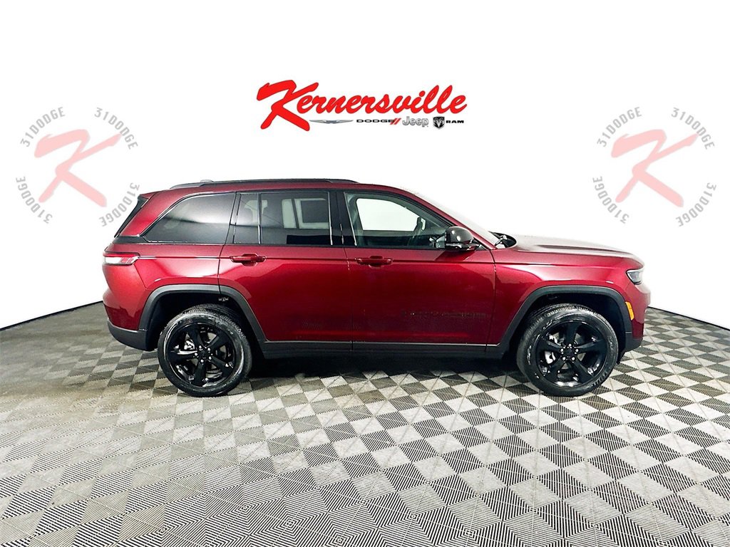 New 2025 Jeep Grand Cherokee Altitude image 8