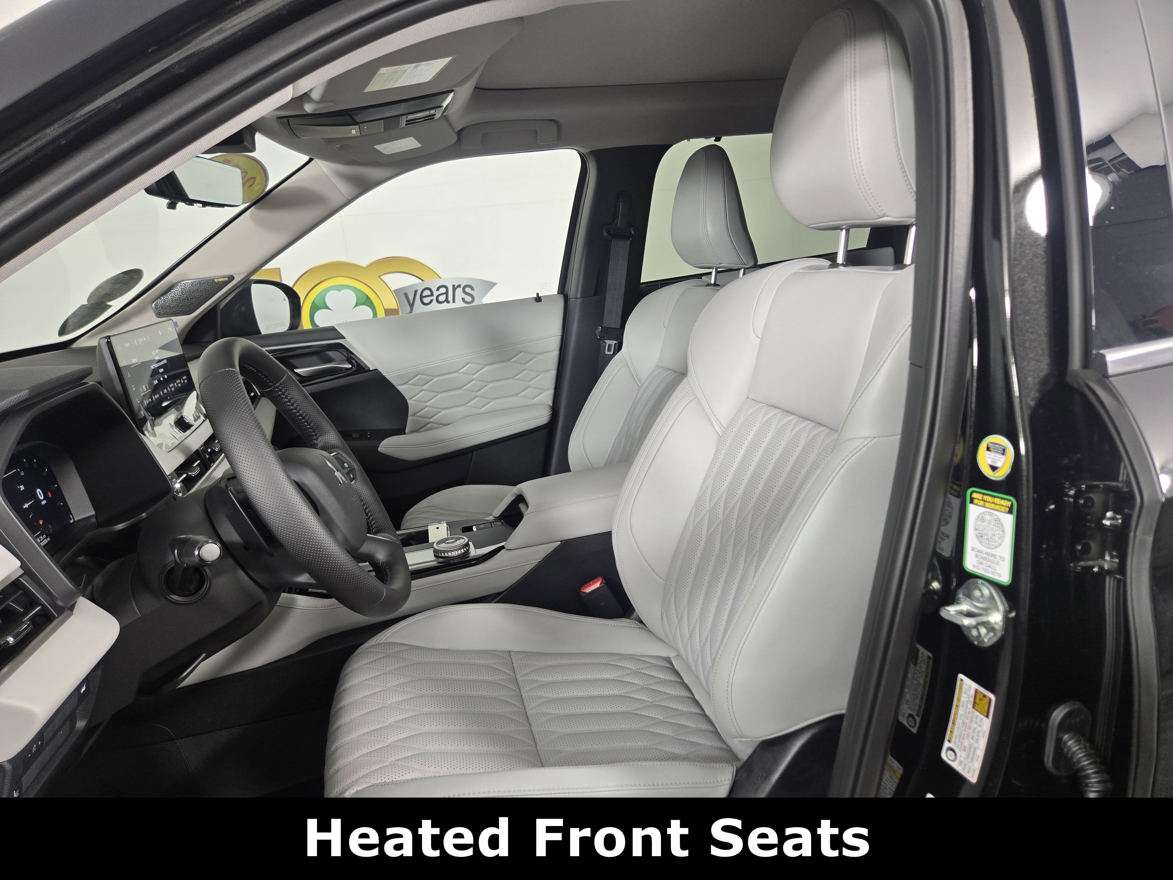 New 2025 Mitsubishi Outlander AWD image 10