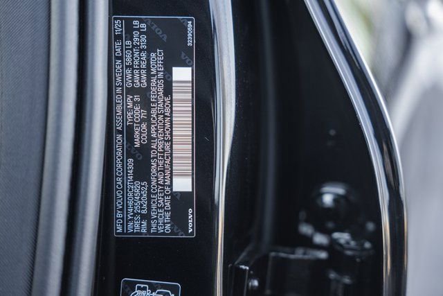 New 2026 Volvo XC60 T8 Plus w/ Protection Package Premier image 40