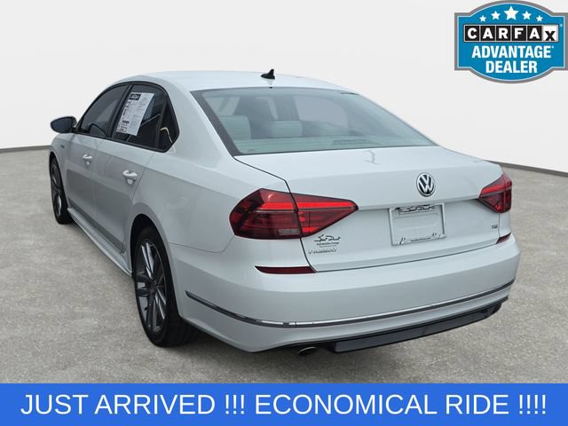 Used 2018 Volkswagen Passat 2.0T R-Line w/ R-Line Lighting Package FWD image 7