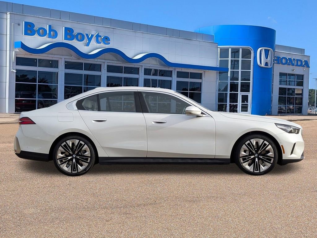 Used 2025 BMW 530i 530i image 2