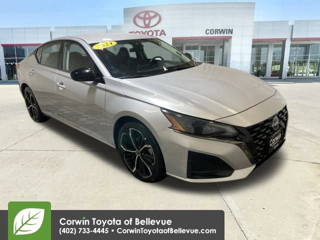 Used 2024 Nissan Altima 2.5 SR image 1