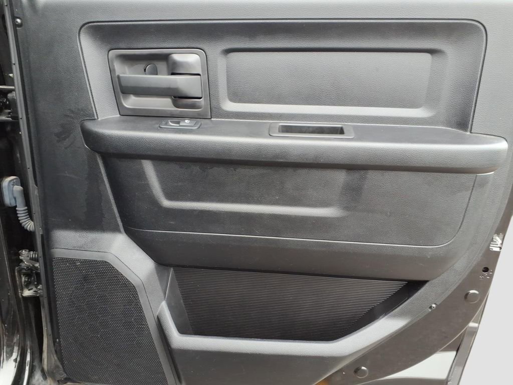 Used 2018 RAM 2500 Tradesman w/ Chrome Appearance Group image 12