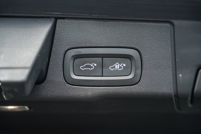 Certified 2023 Volvo XC60 B5 Ultimate w/ Climate Package AWD/4WD image 11