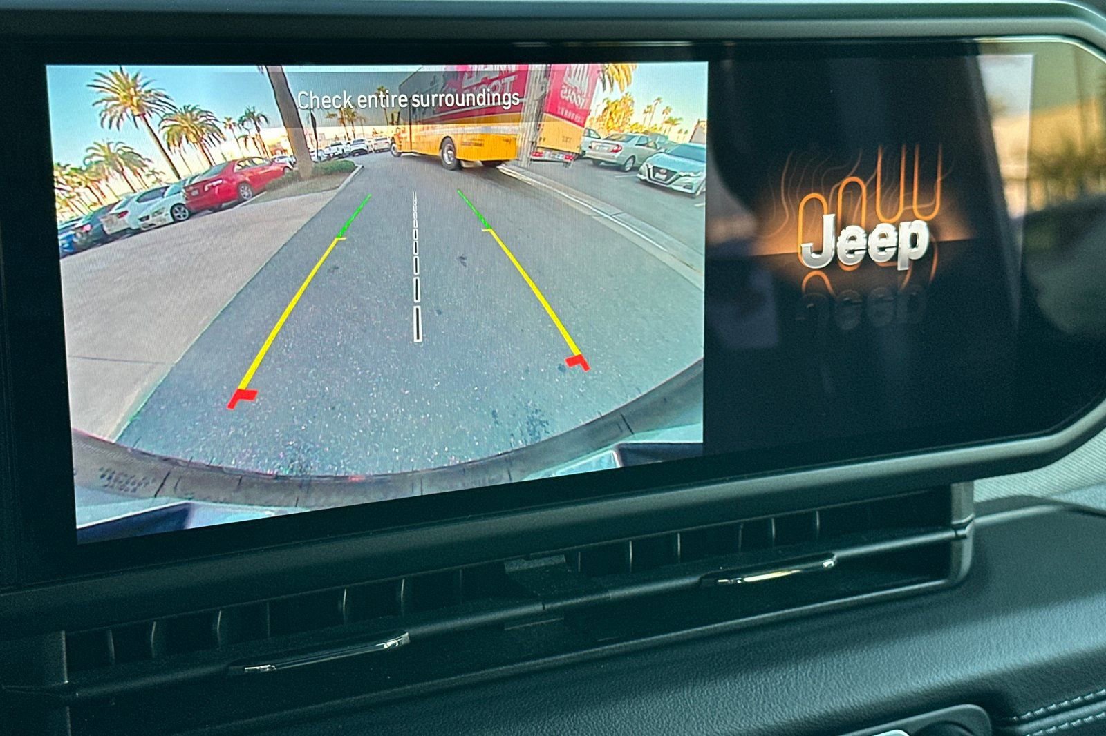 Used 2025 Jeep Wrangler Sahara image 19