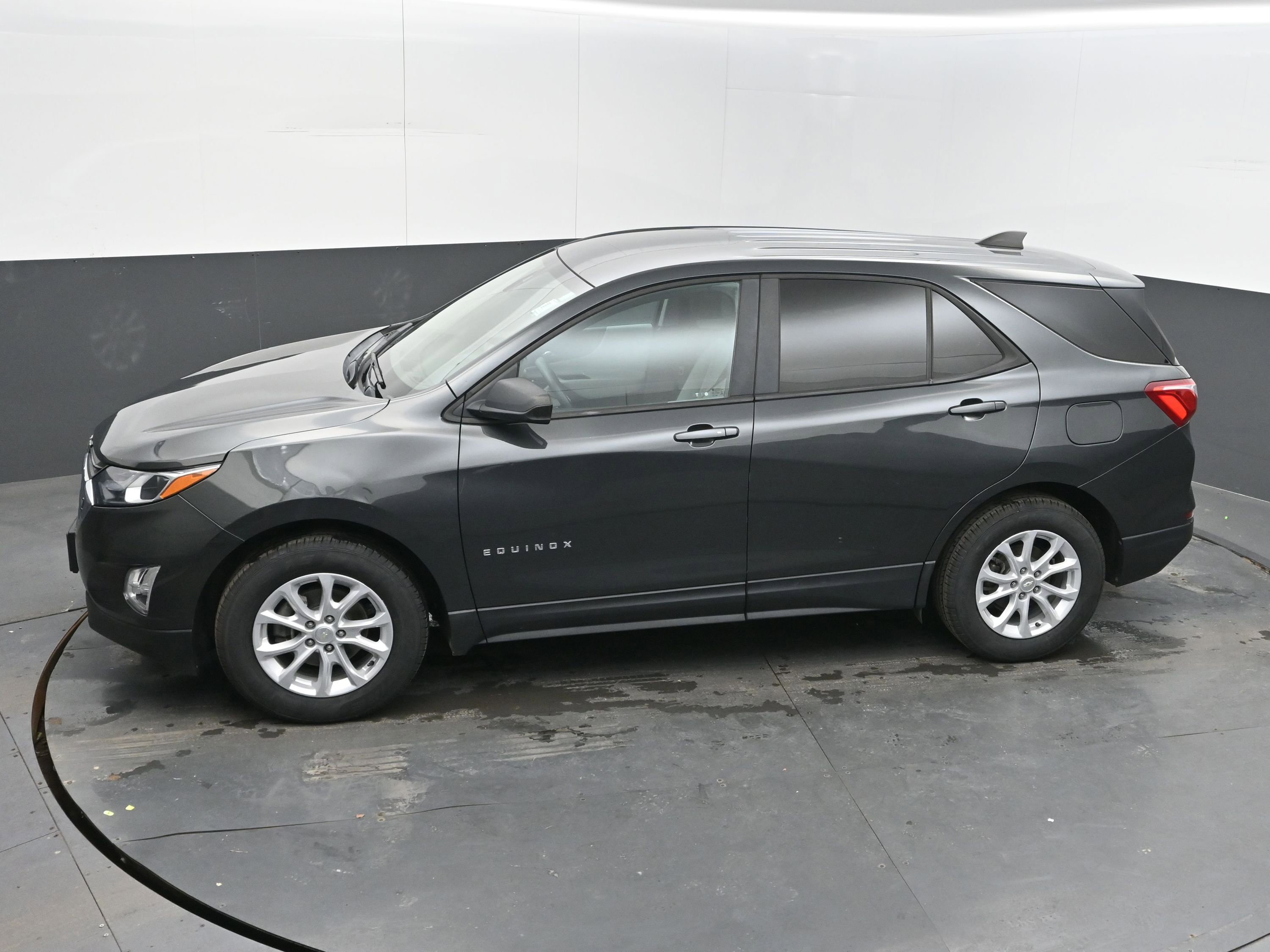 Used 2020 Chevrolet Equinox LS w/ LS Convenience Package image 33