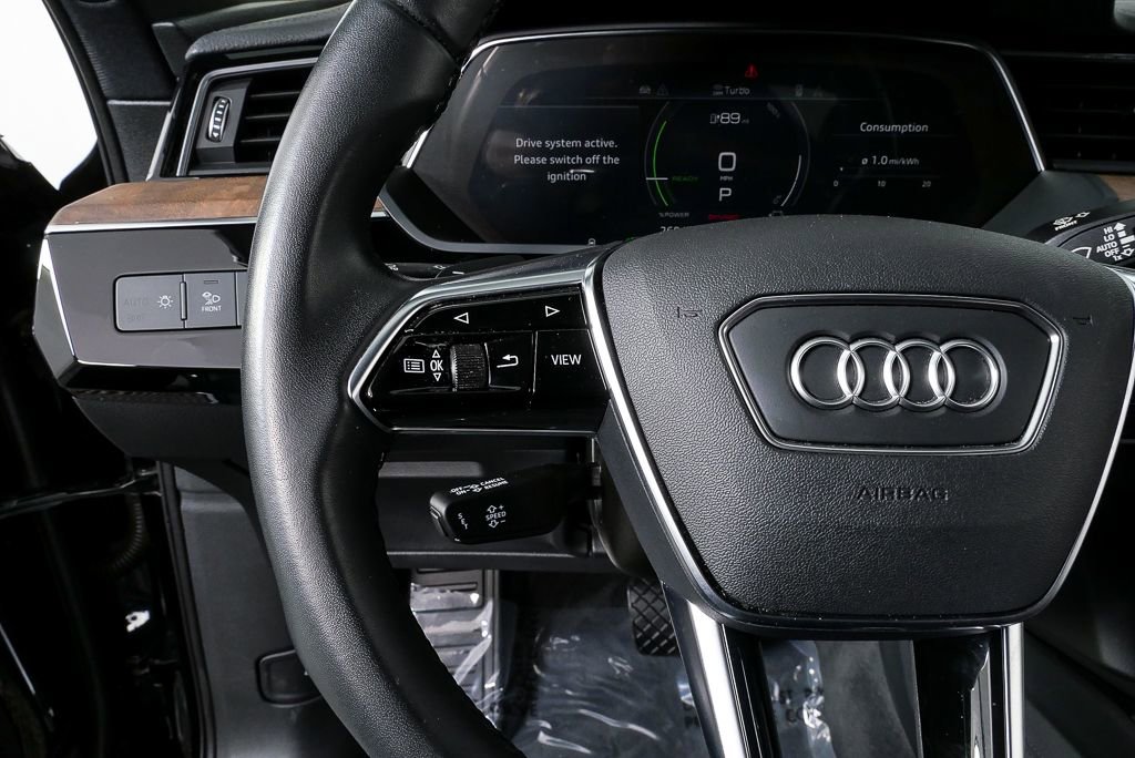 Certified 2022 Audi e-tron Premium image 9