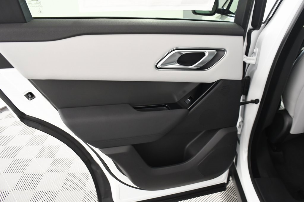 Used 2025 Land Rover Range Rover Velar Dynamic SE image 26