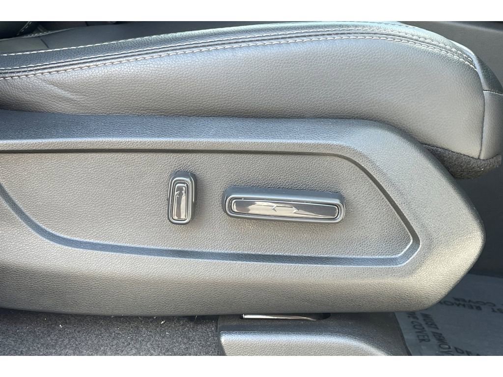 Certified 2025 Honda Pilot Touring image 23