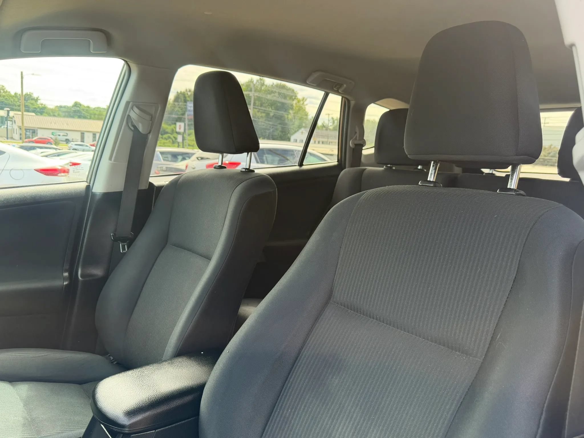 Used 2015 Toyota RAV4 LE FWD image 10