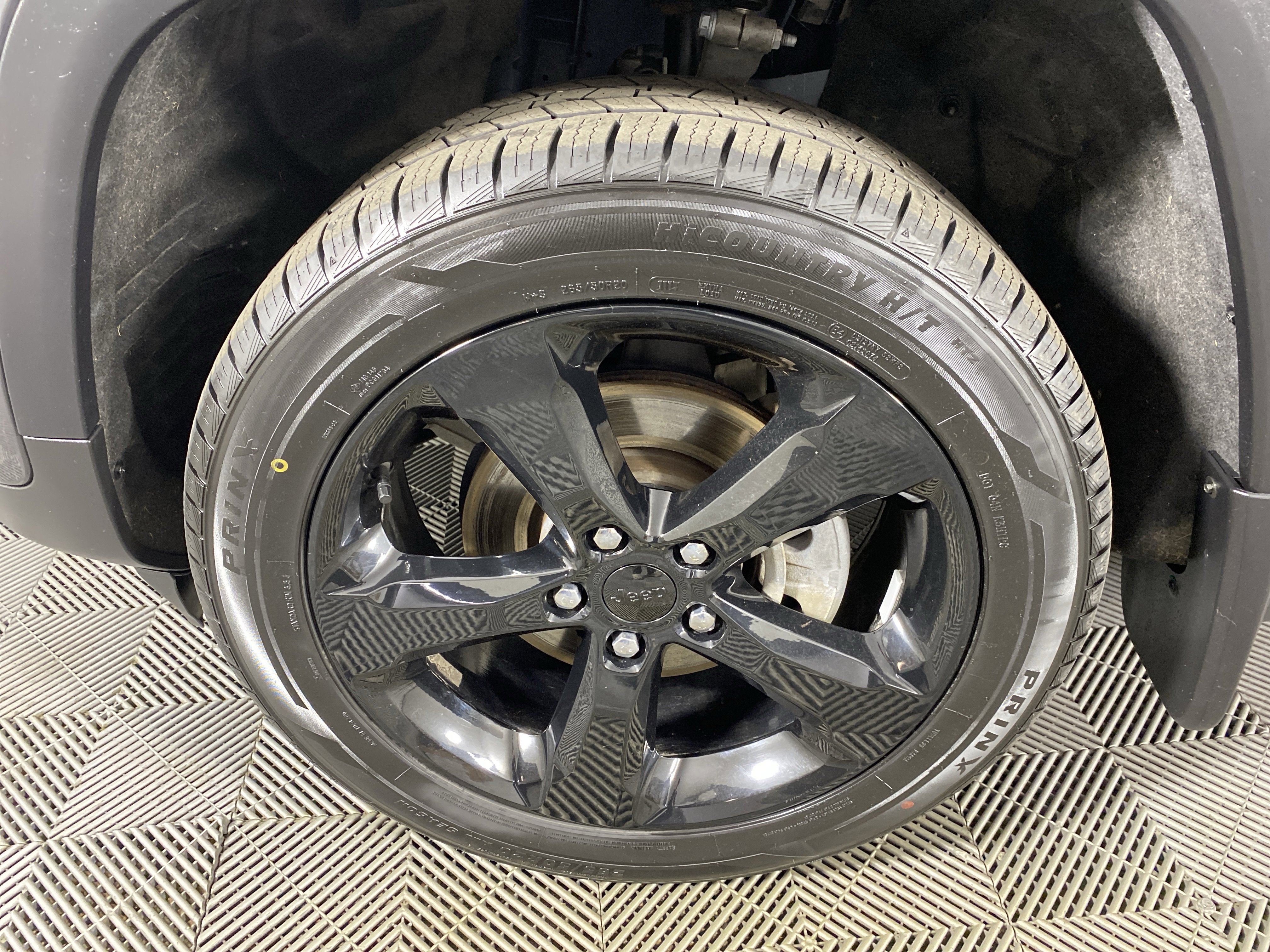 Used 2023 Jeep Grand Cherokee Altitude image 13