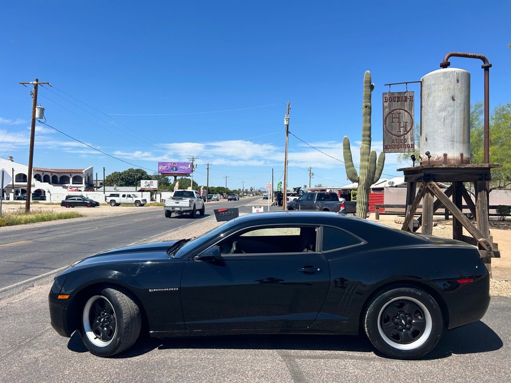 Used 2011 Chevrolet Camaro LS RWD image 2