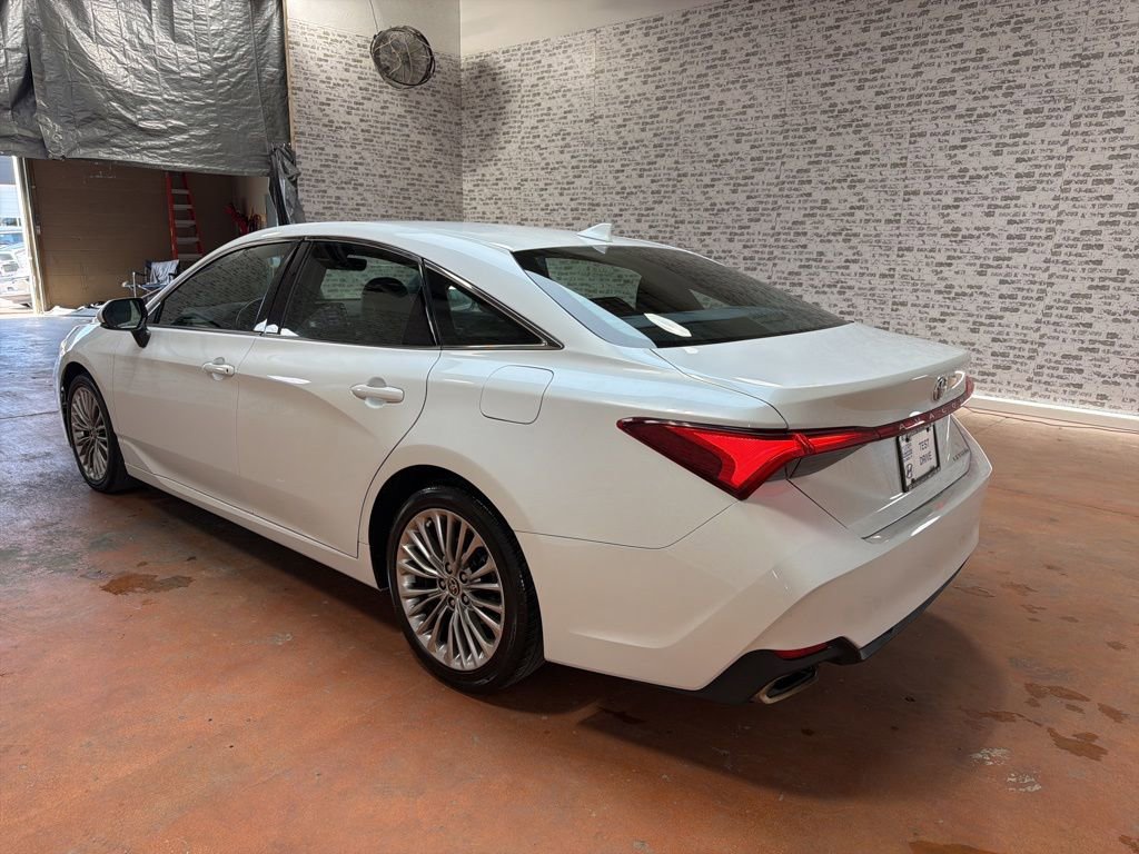 Used 2021 Toyota Avalon Limited FWD image 5