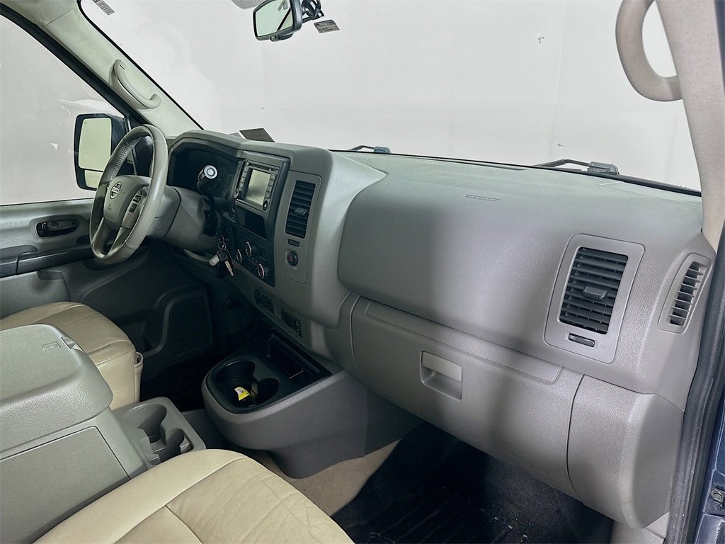 Used 2016 Nissan NV 3500 SL image 31