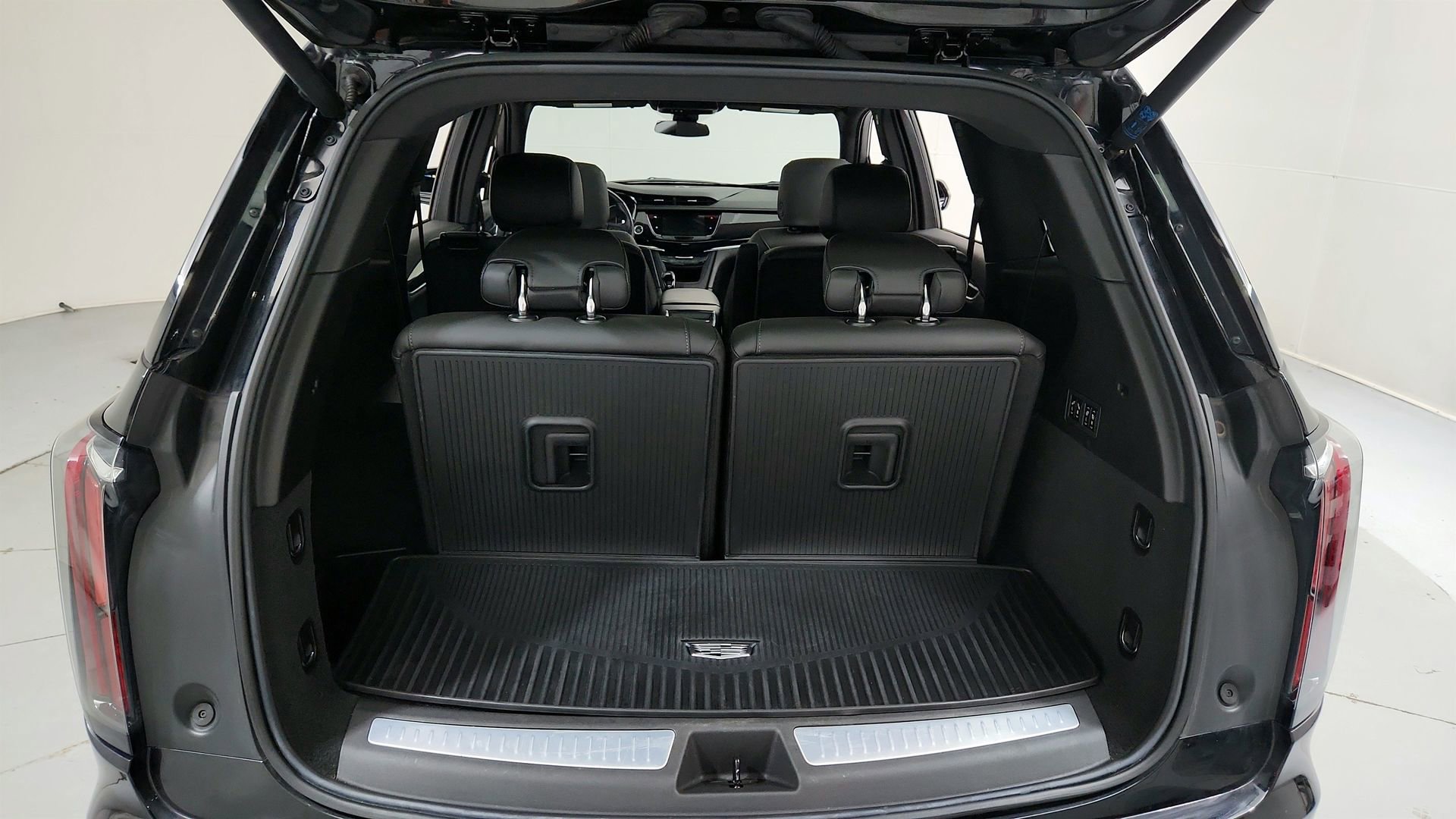 Certified 2024 Cadillac XT6 Sport w/ LPO, Floor Liner Package AWD/4WD image 22