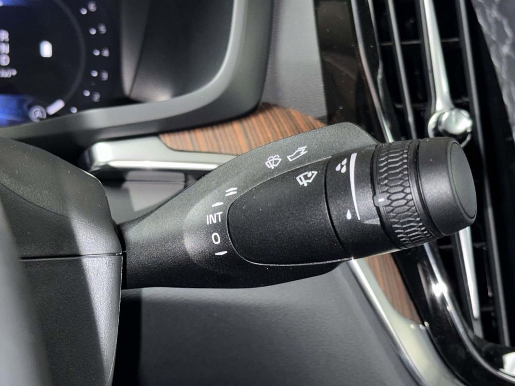 Certified 2024 Volvo S60 B5 Plus image 28