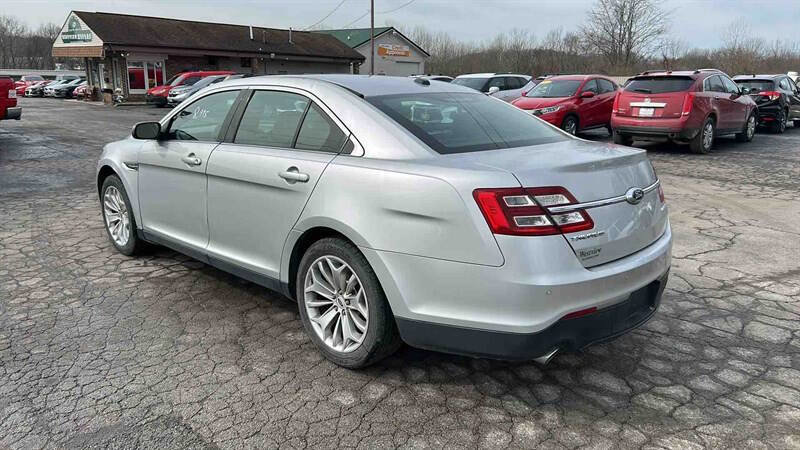 Used 2018 Ford Taurus Limited image 6