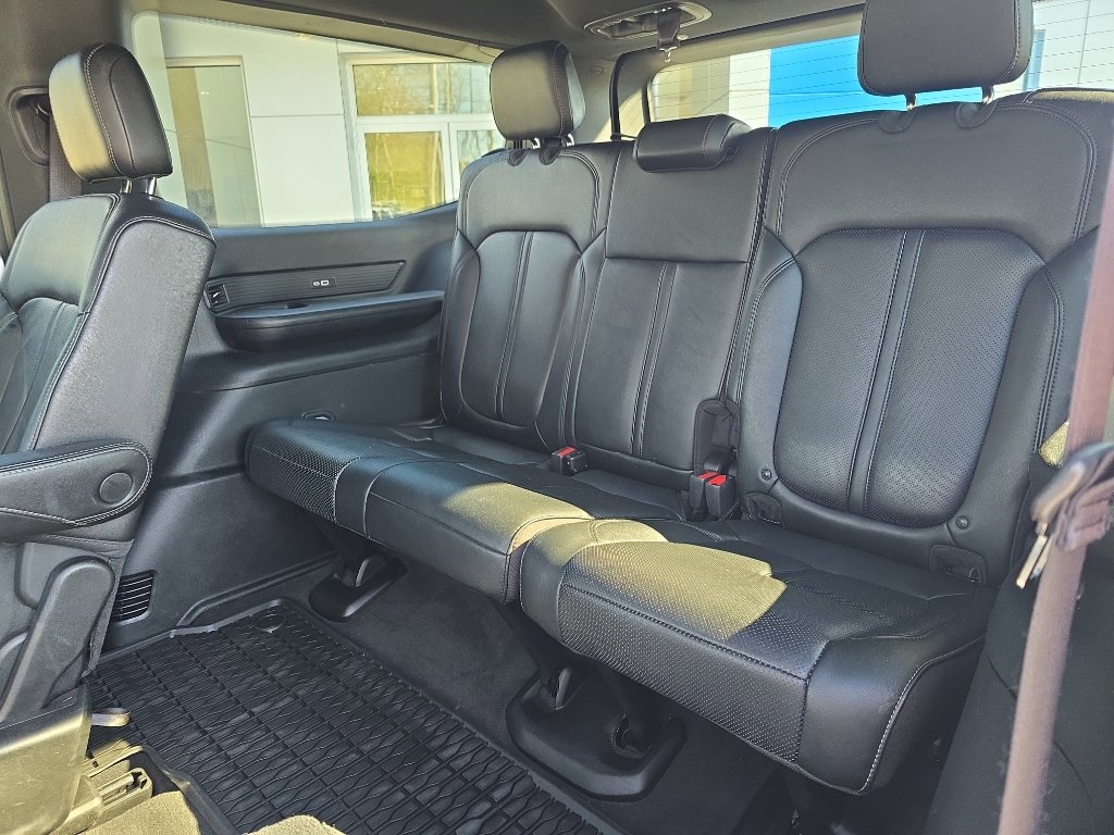 Used 2024 Jeep Wagoneer Series II AWD/4WD image 11