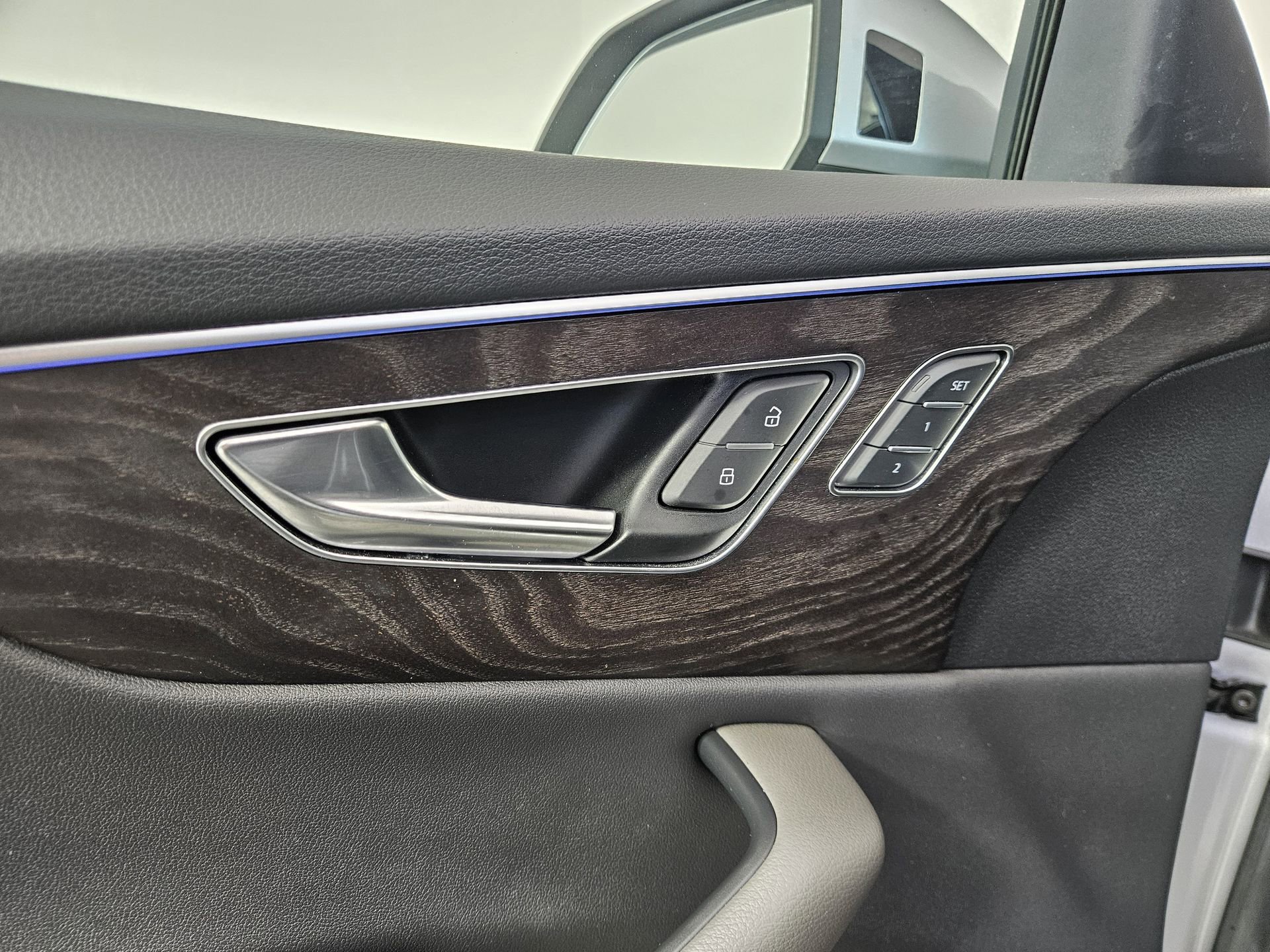 Used 2021 Audi Q8 Prestige AWD/4WD image 19