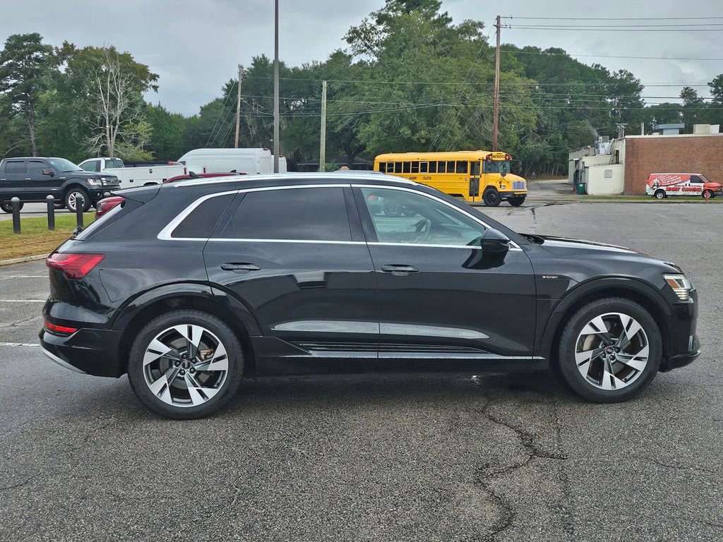 Used 2021 Audi e-tron Premium image 18