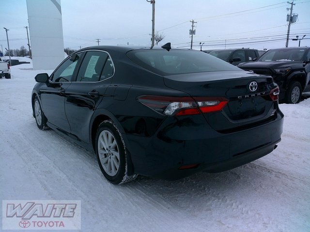 Used 2021 Toyota Camry LE image 4