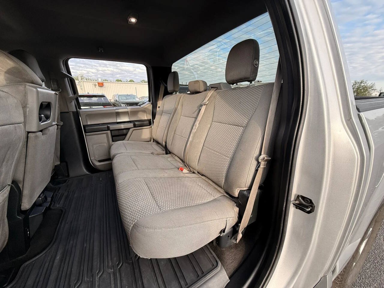 Used 2019 Ford F150 XLT w/ Equipment Group 302A Luxury AWD/4WD image 17