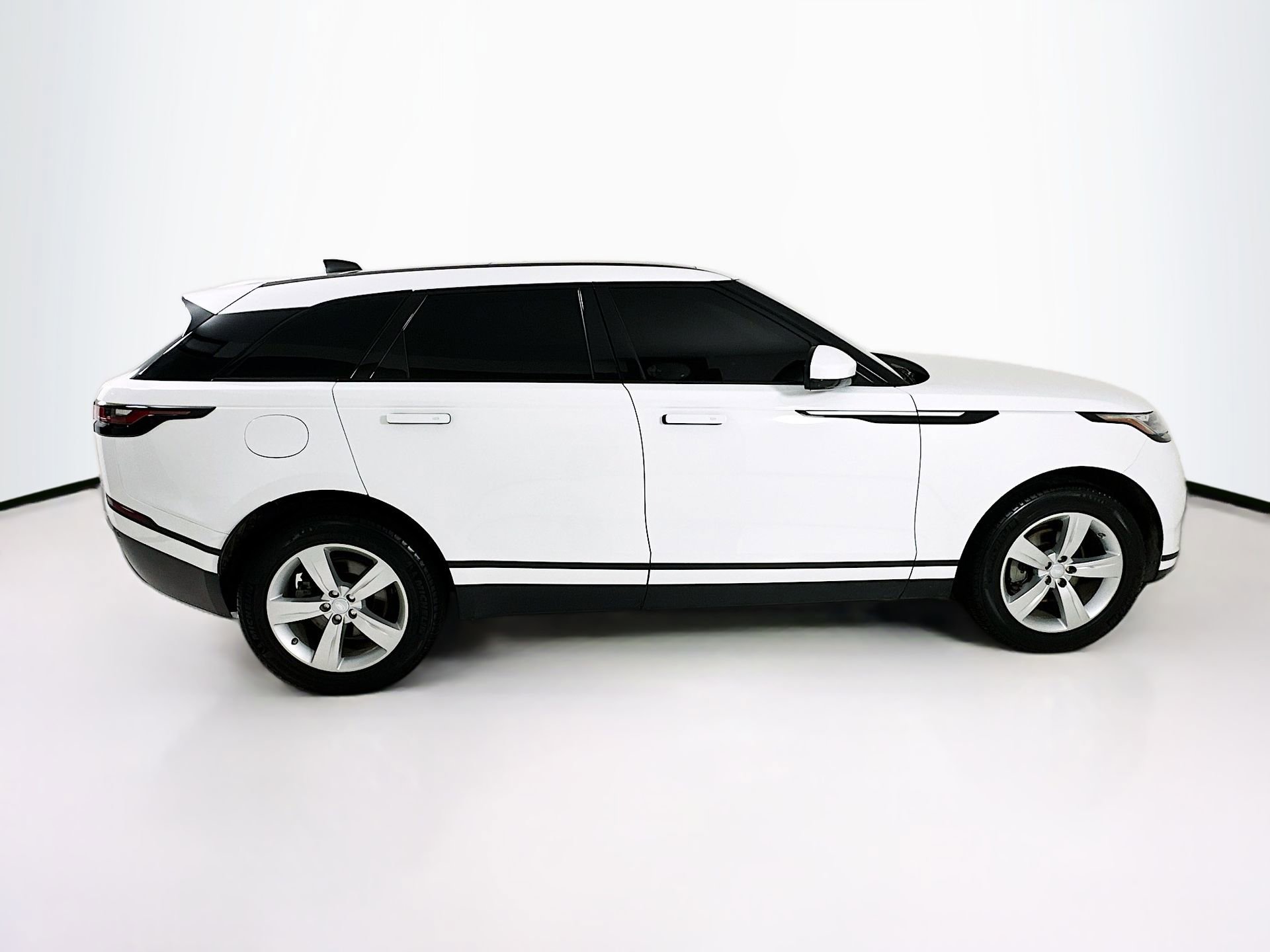 Used 2020 Land Rover Range Rover Velar S AWD/4WD image 9