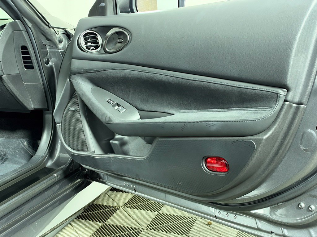 Used 2024 Nissan Z Performance w/ Floor Mat Package RWD image 32