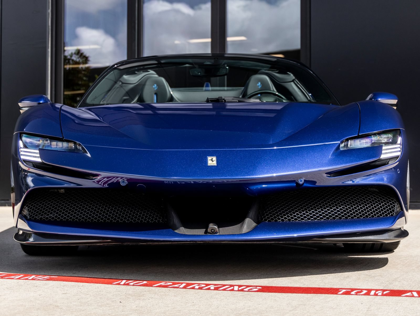 Used 2022 Ferrari SF90 Spider AWD/4WD image 4