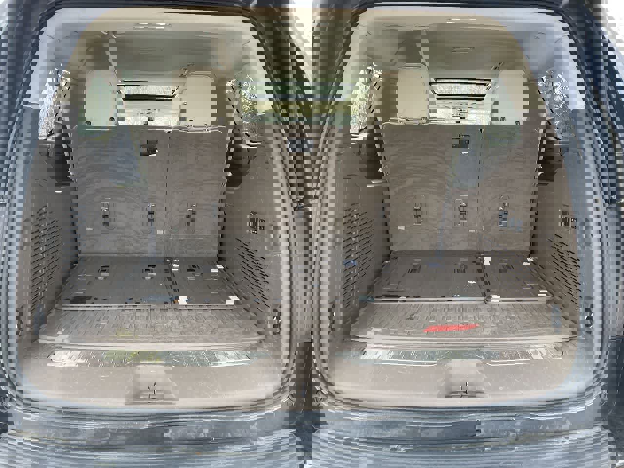 Used 2021 GMC Yukon XL Denali w/ Denali Ultimate Package image 17