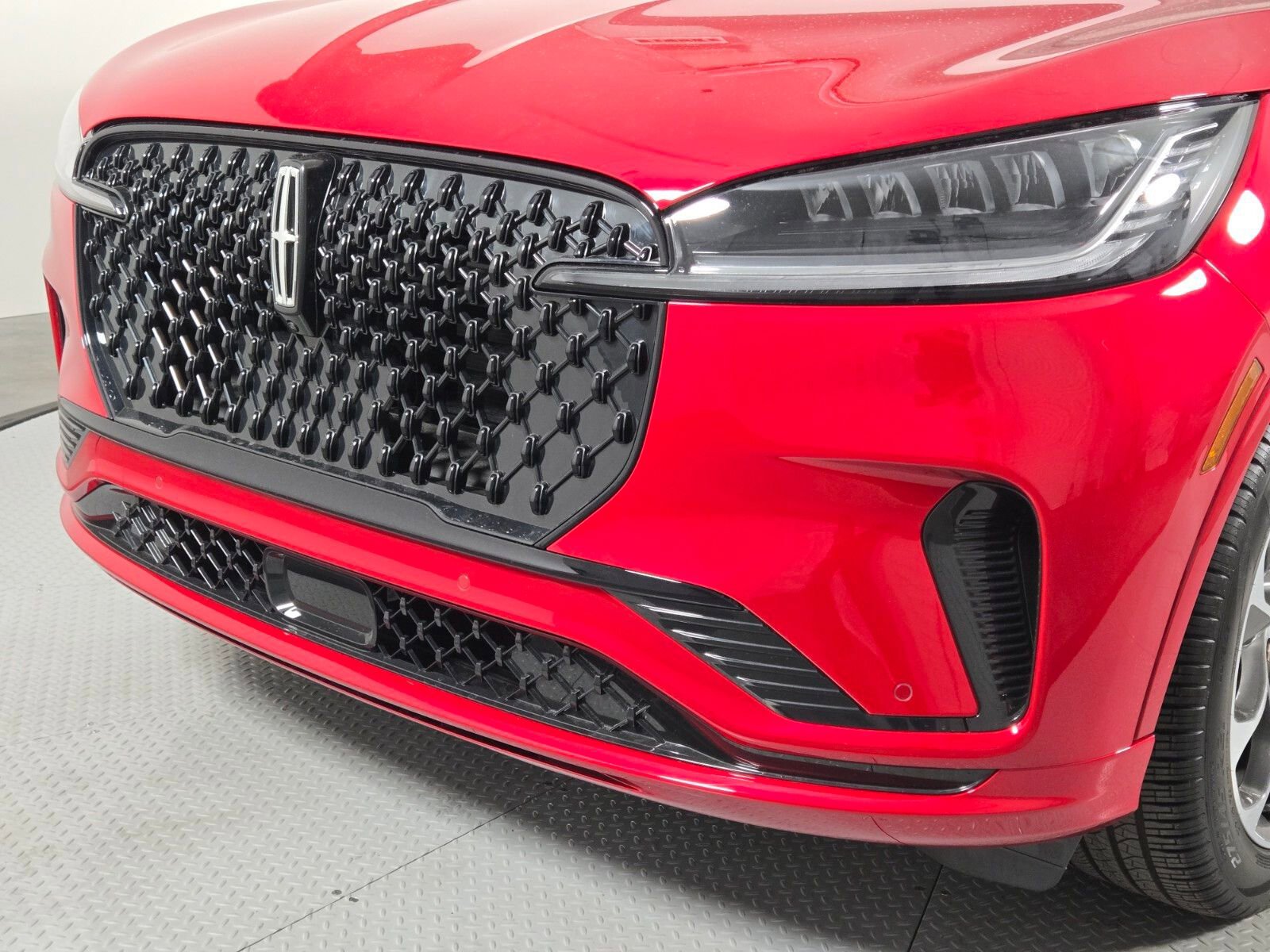 New 2026 Lincoln Aviator 2WD w/ Jet Appearance Package image 10