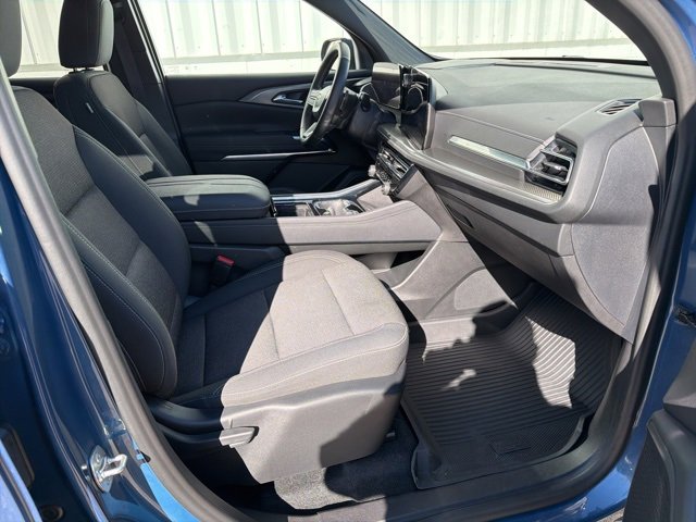 Used 2024 Chevrolet Traverse LT image 37