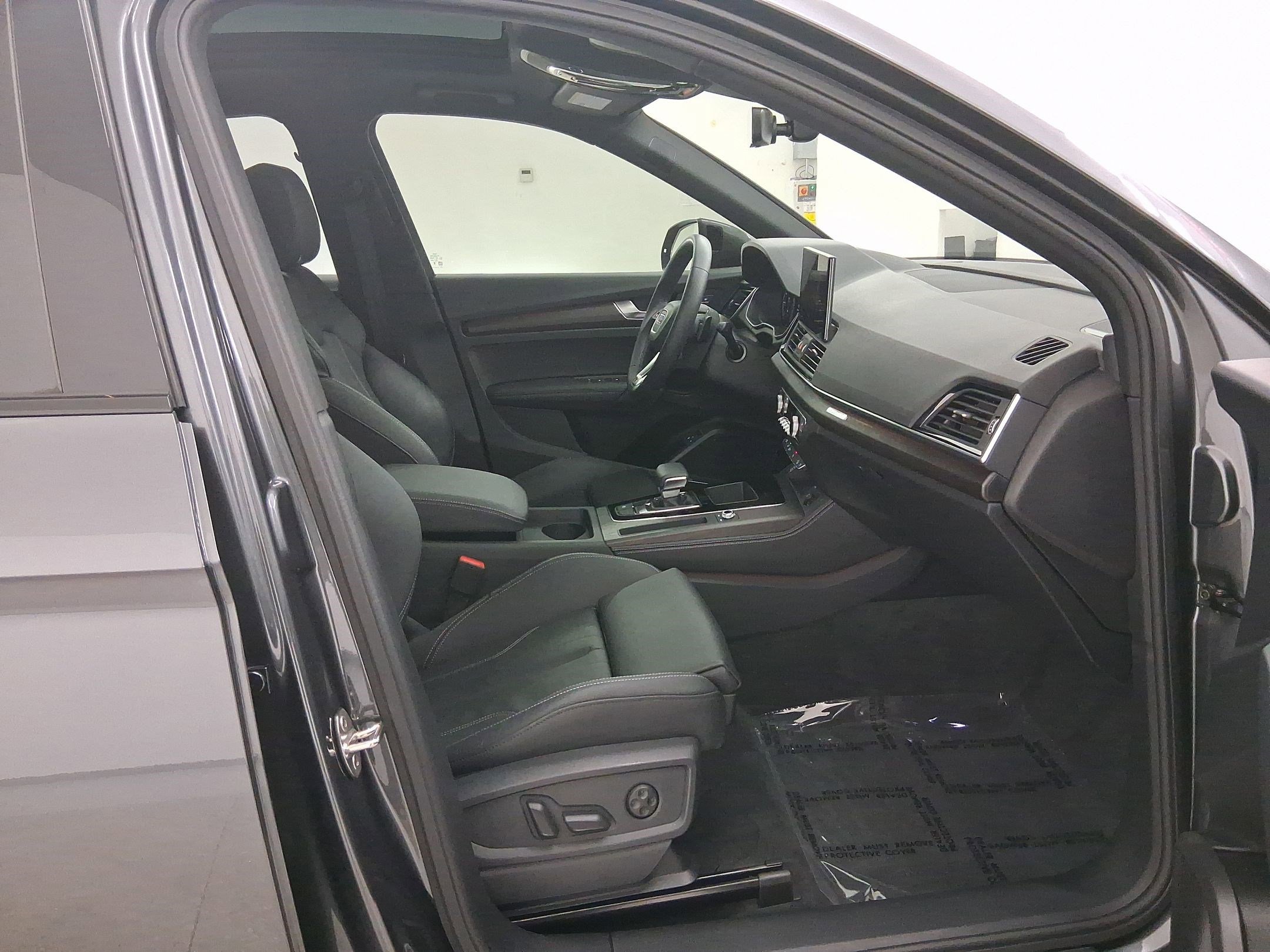 Used 2025 Audi Q5 e Premium Plus image 35