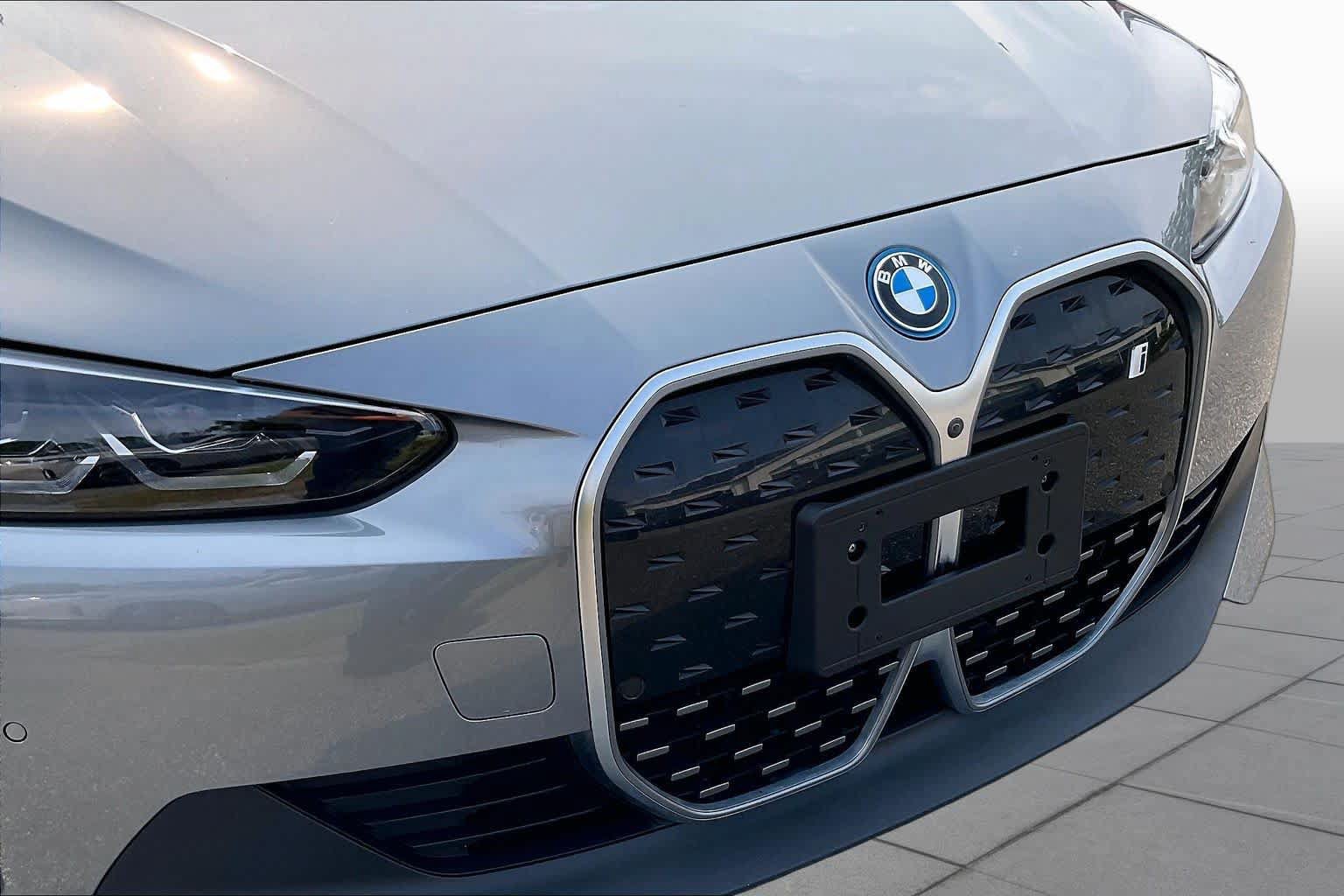 Used 2024 BMW i4 eDrive40 w/ Premium Package RWD image 31