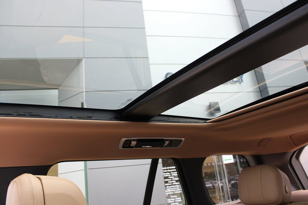 New 2026 Land Rover Range Rover SE AWD/4WD image 33