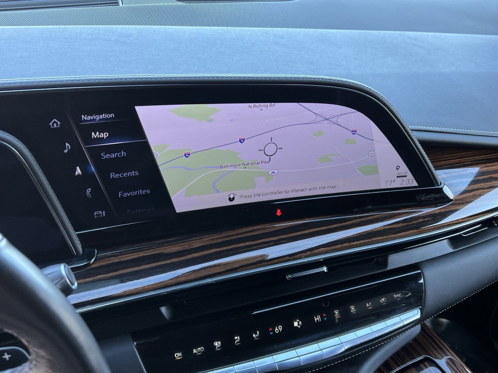 Used 2023 Cadillac Escalade ESV Premium Luxury image 18