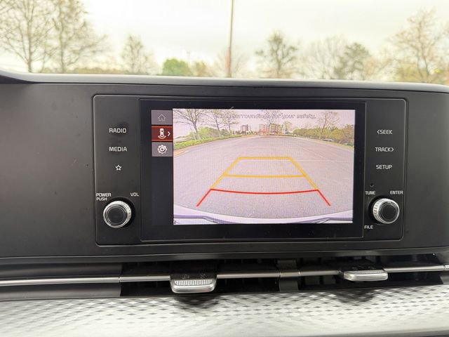 Used 2024 Kia Carnival LX FWD image 21