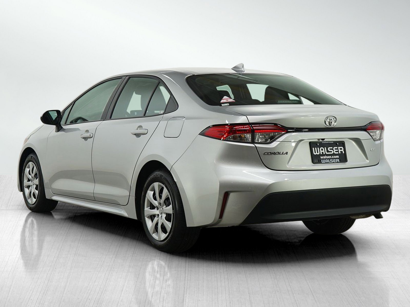 Used 2025 Toyota Corolla LE image 3